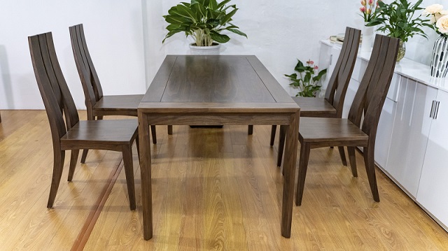 bàn ăn chung cư làm bằng gỗ óc chó