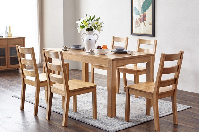 Bàn ăn chung cư bằng gỗ Sồi