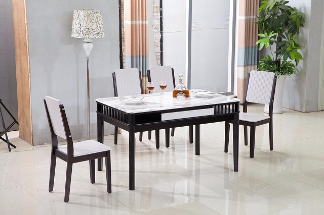 Bàn ăn chung cư mặt đá