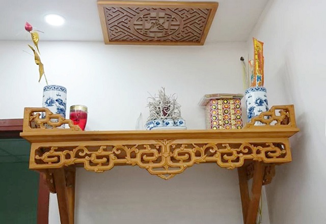 Bàn thờ chung cư theo phong cách truyền thống