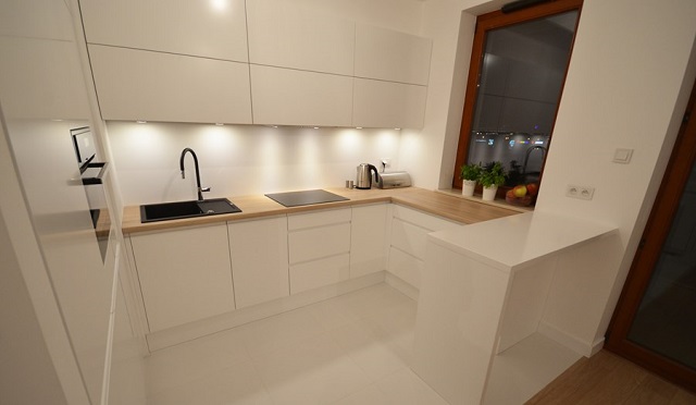 Nếu căn hộ có diện tích bé thì bạn nên tham khảo mẫu tủ bếp này