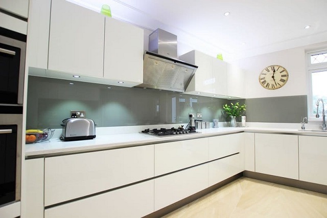 Bạn có thích kiểu tủ bếp đơn giản nhưng nhìn trẻ trung này không?