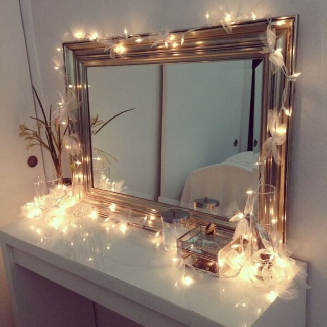 đèn led ở gương trang điểm