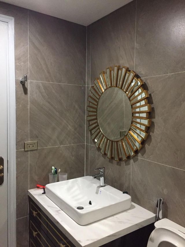 Gương trang trí lắp ở phòng tắm 