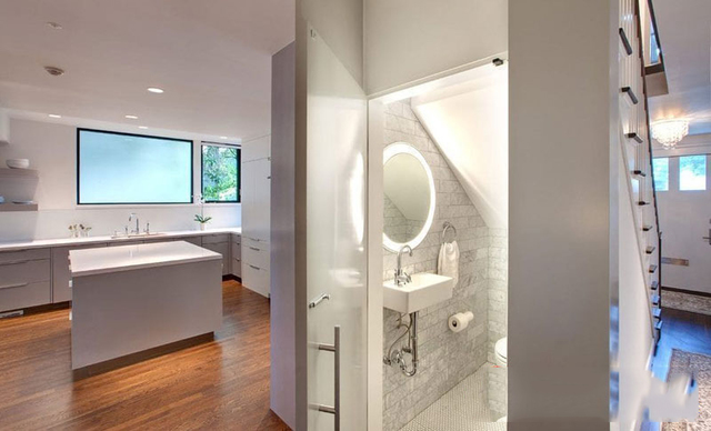 mẫu thiết kế nhà vệ sinh dưới gầm cầu thang 1