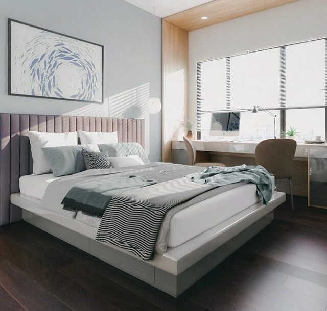 Bàn làm việc tích hợp đón ánh sáng tự nhiên. 